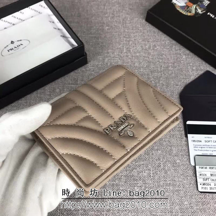 PRADA普拉達 專櫃最新爆款 頂級原單納帕牛皮 女士短夾 1MV204 DD1714